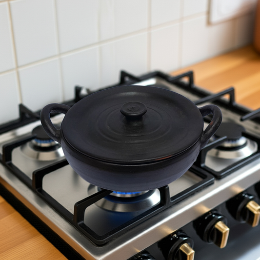 Sartén de Barro Grande con Tapa – Ideal para Guisos, Sopas y Carnes